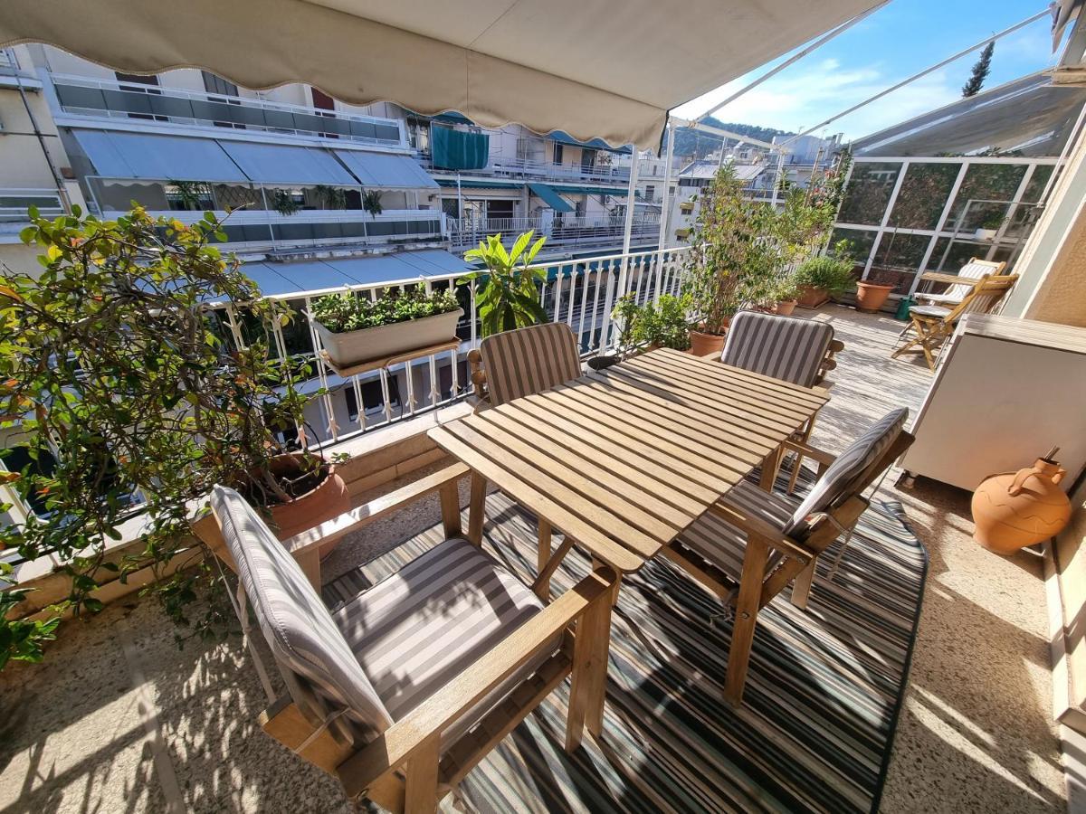 Cozy Apartment With Wrap Around Balcony Athens Exterior photo